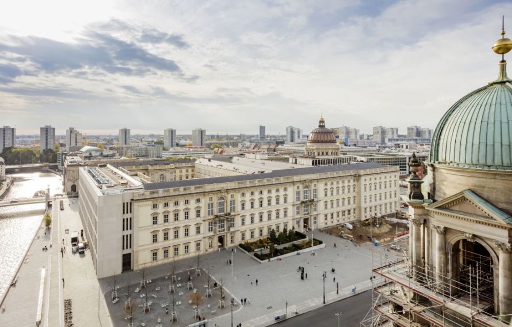 Blick vom Berliner Dom auf das Humbolt Forum
