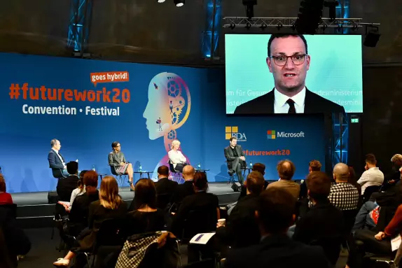 Corona-konforme Events in Berlin, #futurework20, Jens Spahn am Rednerpult