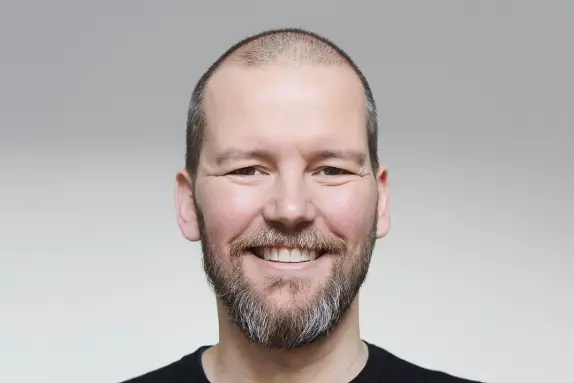 Dr. Stefan Carsten