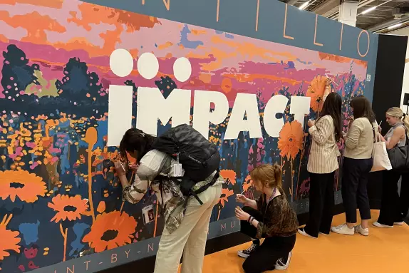 IMEX Frankfurt 2024 Events mit Impact Wand zum Ausmalen
