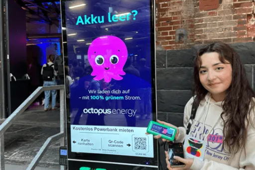 Rechargy Powerbankstation mit Octopus Energy Branding