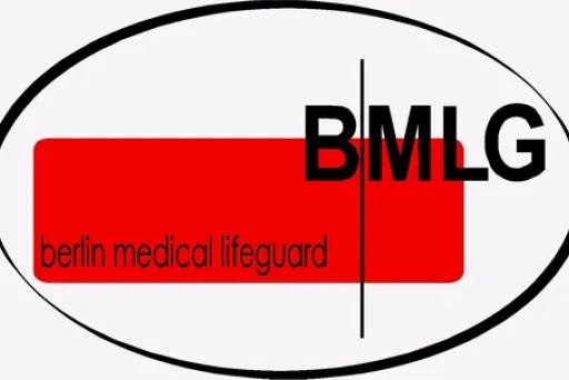 Logo mit rotem Rechteck, Text "berlin medical lifeguard", große Buchstaben "BMLG"