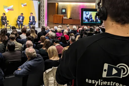Livestreaming einer Veranstaltung der Friedrich Naumann Stiftung aus dem Paul-Löbe-Haus