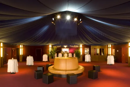 Tipi Foyer