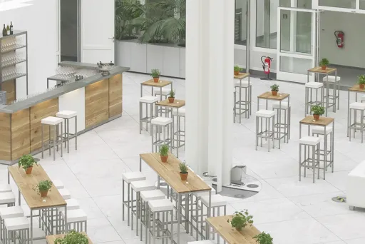 Eventausstattung, Eventwide Berlin, Foyer mit Loungemöbeln und Bar