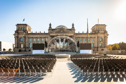 Reichstagsgebäude mit Bestuhlung