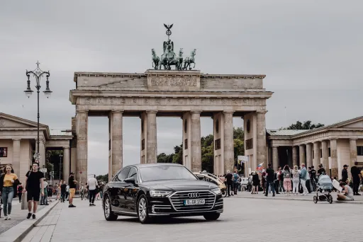 FAHRWERK First Class Limousine