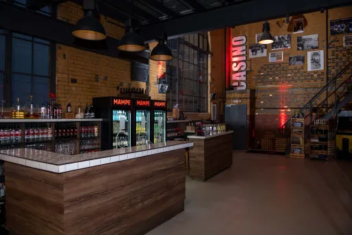 Mampes neue Heimat, Tasting Bar und Stammtisch