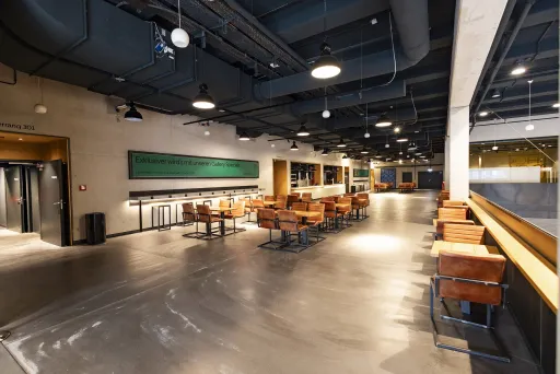 Foyer 4. OG mit Studio