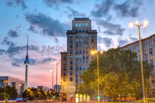 PlaceOne - Panoramalocation am Strausberger Platz