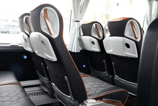 Sitze eines BVB.net Reisebusses