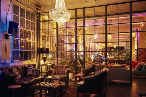 Kaminzimmer weihnachtliche Dekoration