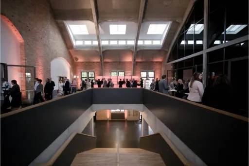 Foyer mit Treppe im Obergeschoss