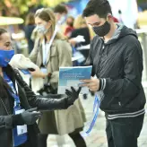 Corona-compliant events in Berlin, #futurework20, flyer distribution safe with distance and face mask