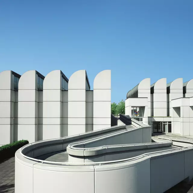 Blog Berlin Meetings, architectural highlights Berlin, 100 years Bauhaus, Bauhaus Archive exterior view