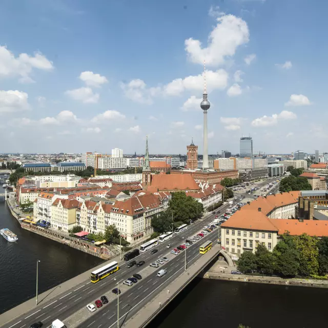 Panorama Aussicht auf Nikolaiviertel und Fernsehturm