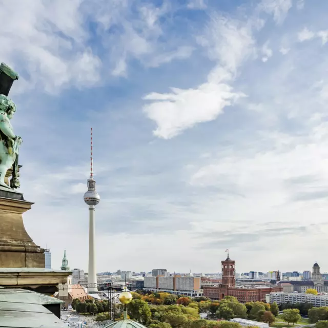 Berliner Skyline mit Fernsehturm