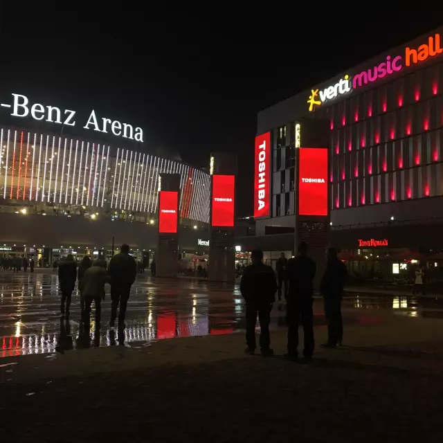 Mercedes-Benz Arena und verti music hall