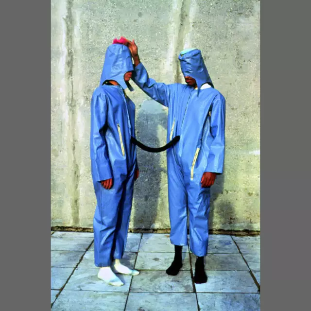 Lygia Clark: O Eu e o Tu (Série Roupa-Corpo-Roupa), 1967
