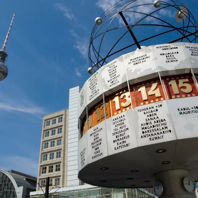 Berlin Alexanderplatz Weltzeituhr