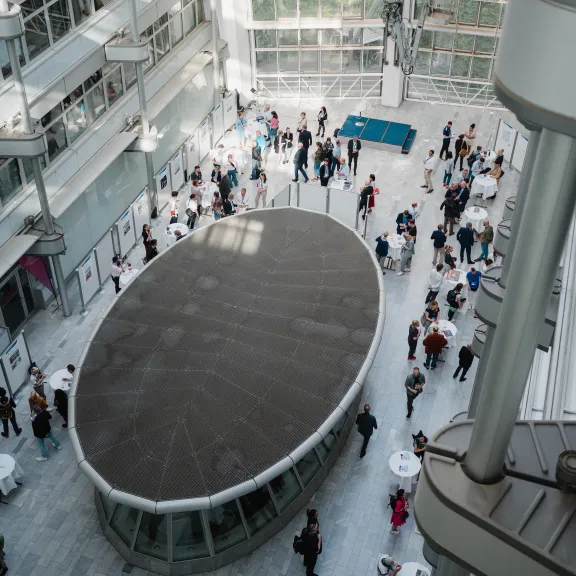 Vogelperspektive Kant Atrium im Ludwig Erhard Haus