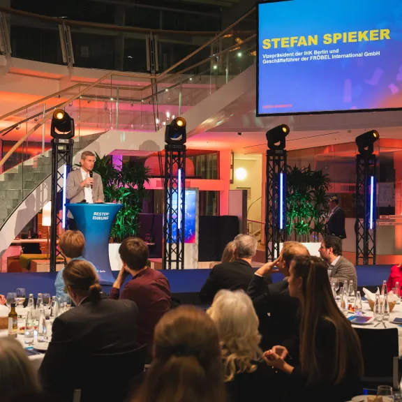 Fasanenpassage Speaker und Liveübertragung im Ludwig Erhard Haus