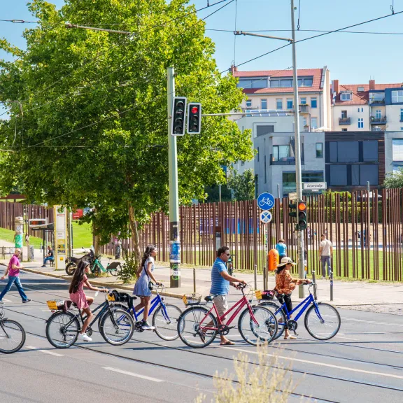 Berlin on Bike - Wall Bike Tour - Bernauer Straße