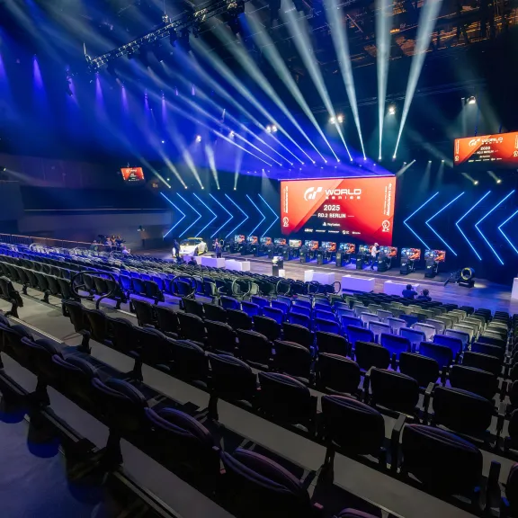 Innenraum Uber Eats Music Hall eSports Sim Racing Gran Turismo World Series