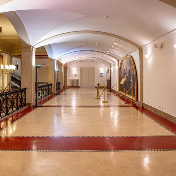 Blick in die historische Wandelhalle im 1. Obergeschoss