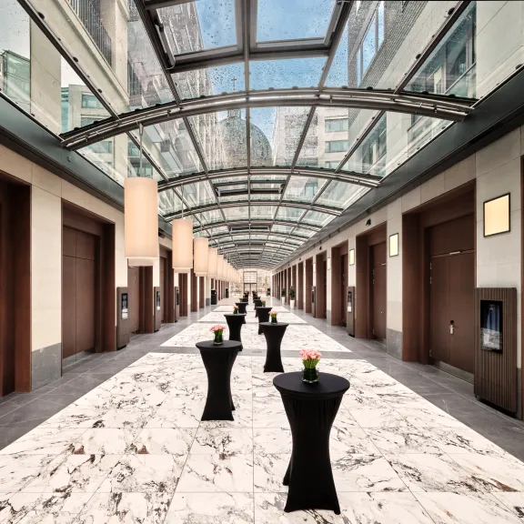 Meeting Foyer Erdgeschoss im Radisson Blue Collection Hotel