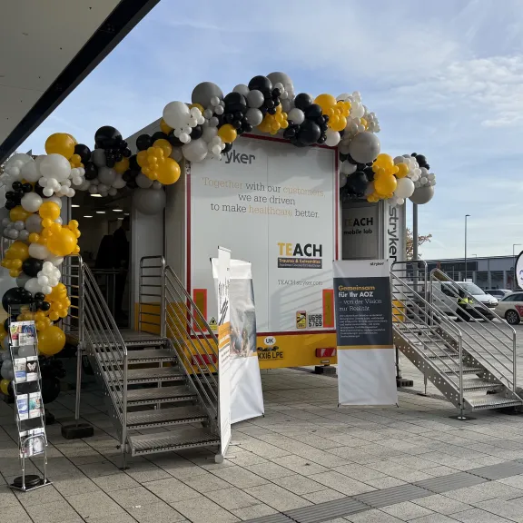 Organische Ballongirlande für CityCube