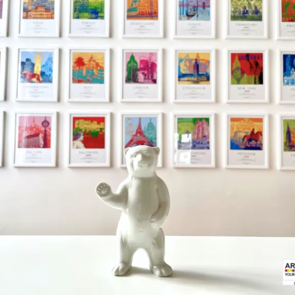 Berliner Bär aus Porzellan. Designed by Sabine Welz. Made in Germany.