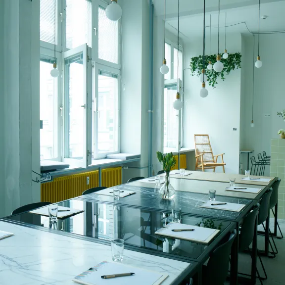 Besprechungsraum Studio im Michelberger Hotel