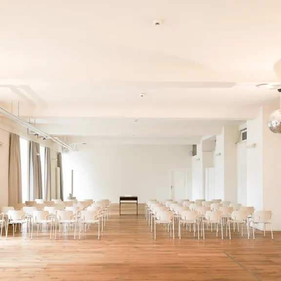 Großer Veranstaltungsraum für 150 Personen im Michelberger Hotel mit Bestuhlung