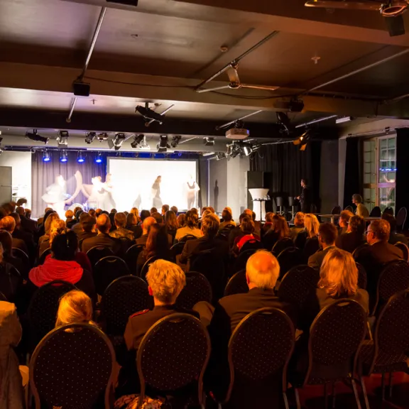 F101 bei einer Preisverleihung