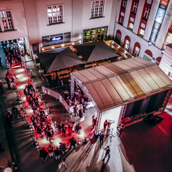 Red Carpet Event im historischen Innnehof