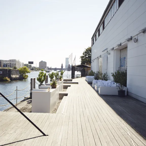 Outdoorbereich an der Spree