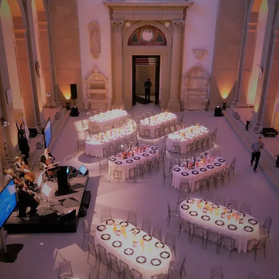 Gala Dinner in der Basilika, Bode-Museum (Beispielbestuhlung)
