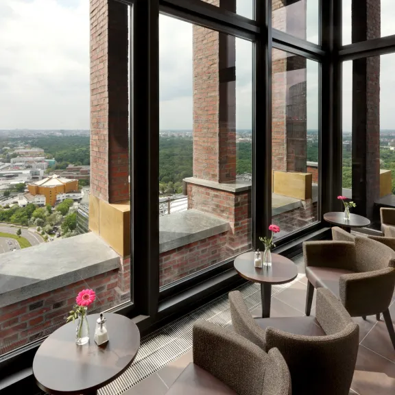 Meeting Guide Berlin Panoramapunkt am Potsdamer Platz Vollverglaster Innenbereich mit 360° Blick über Berlin