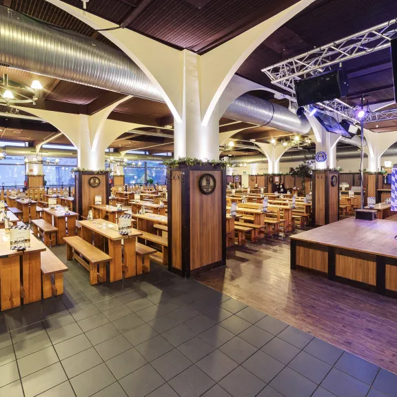 Meeting Guide Berlin Hofbräu Berlin Eventetage mit Bühne 1200 Sitzplätze 