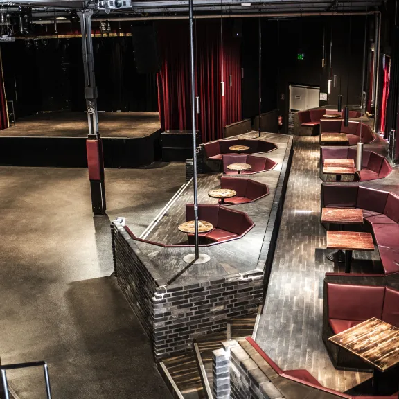 Festsaal Kreuzberg, Festsaal_Sitzecken