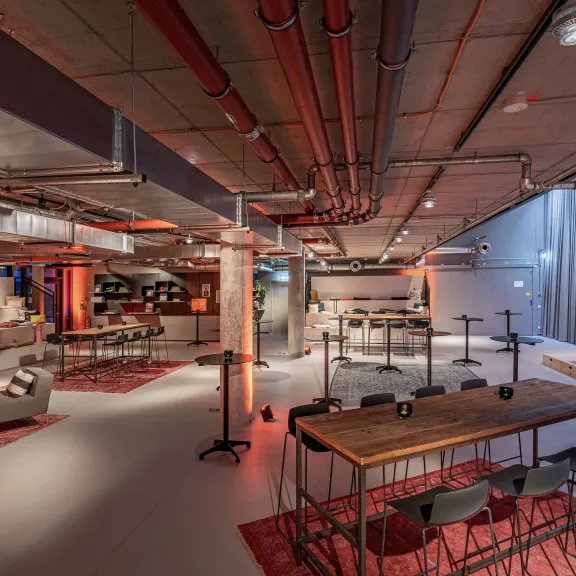 Work Lab in den Design Offices mit stilvollen Möbeln