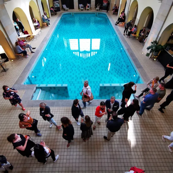 Event in der Schwimmhalle im Stadtbad Oderberger
