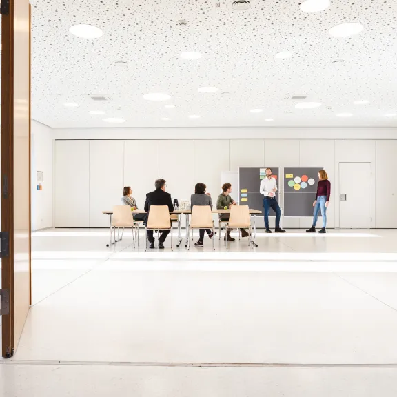 Tagungsraum mit Trennwand