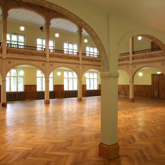 Innenansicht des Saals der Eventlocation Villa Elisabeth in Berlin