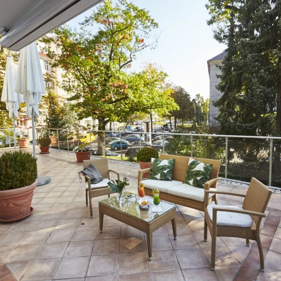 Hotel Villa Kastania Terrasse des Konferenzraumes