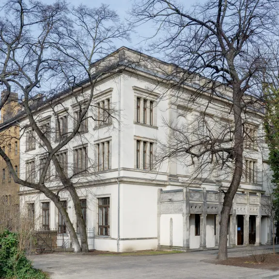 Blick auf die Eventlocation Villa Elisabeth von außen