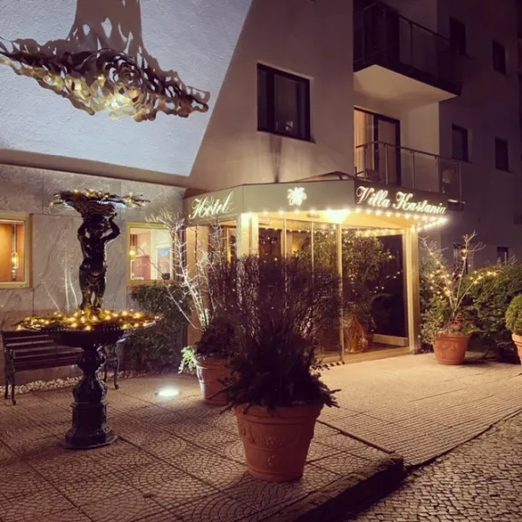 Hotel Villa Kastania Haupteingang