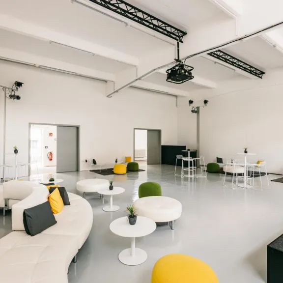 Meeting 1 mit Mischbestuhlung