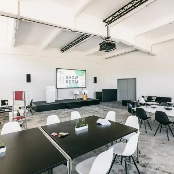 Meeting 2 mit Mischbestuhlung